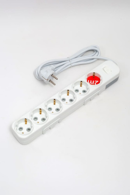 Удлинитель с/з 6вх с защитными шторками с включателем ELBI Myra 527-010202-612