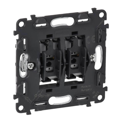 Выключатель двухполюсный Legrand Valena Мех In Matic 16AX 250V винтовой зажим 752002