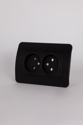 Розетка двухместная с защитными шторками ELBI Jazz 508-014800-918