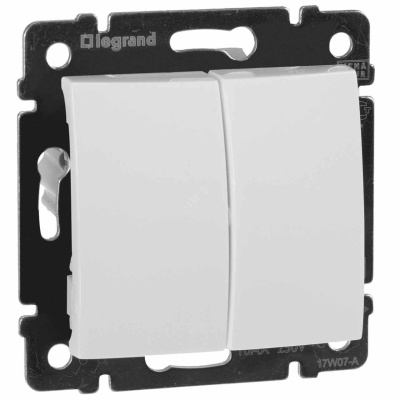 Переключатель кнопочный двухклавишный Legrand Valena белый 774218