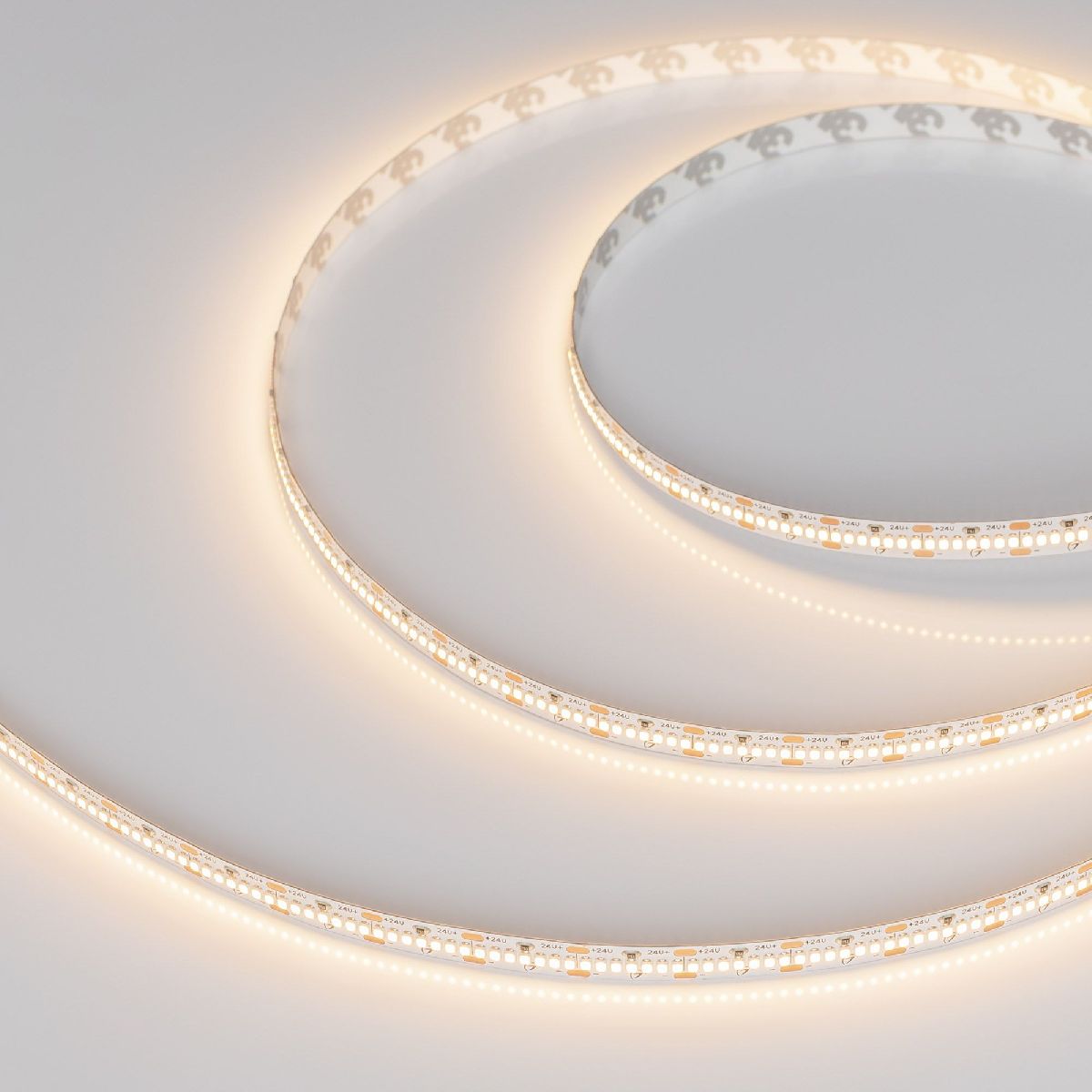 Светодиодная лента Arlight MICROLED-M420-8mm 24V Warm3000 (9.6 W/m, IP20, 2216, 5m) 046744