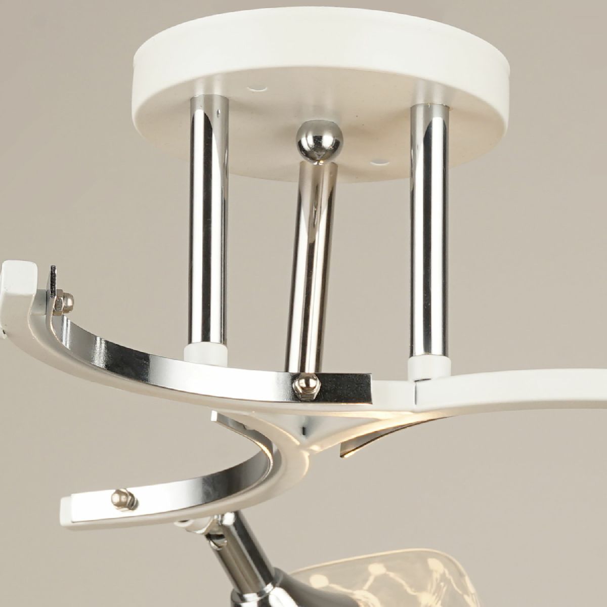 Потолочная люстра Reluce 04513-0.3-03