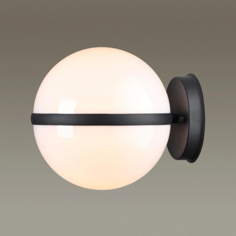 Настенный светильник Odeon Light 4832/1W