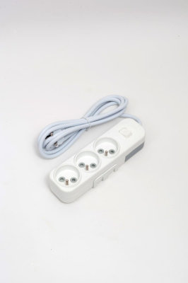 Удлинитель 3вх с защитными шторками с включателем UPS ELBI Myra 527-010202-315