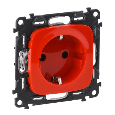 Розетка Legrand Valena Allure 16A 250V с/з с защитными шторками безвинтовой зажим красная 754980