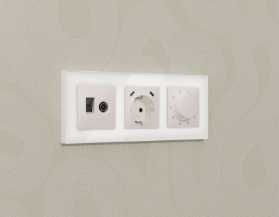 Лицевая панель Alfa (Жемчуг) для компьютерной/телефонной + TV розетки RJ-45/RJ-11 Quant Ambrella Volt AP2125