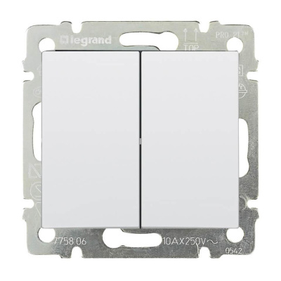 Выключатель двухклавишный Legrand Valena 10A 250V белый 774405
