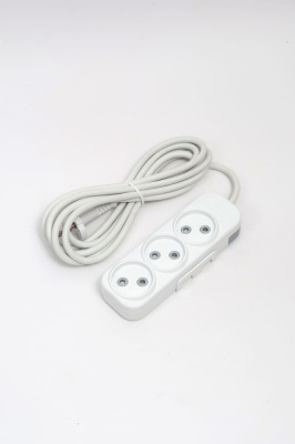 Удлинитель 3вх с защитными шторками ELBI Myra 527-010203-330