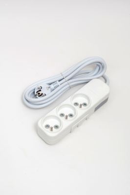 Удлинитель 3вх с защитными шторками UPS ELBI Myra 527-010203-324