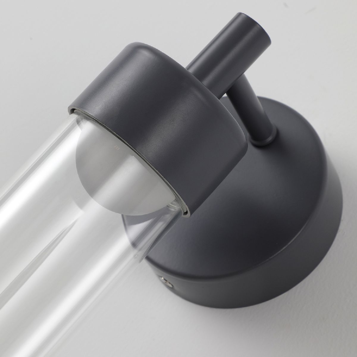 Уличный настенный светильник Favourite Outdoor 4703-1W