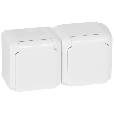 Розетка 2х2К+З Legrand Quteo 16A 250V с/з со шторками крышкой белая 782323