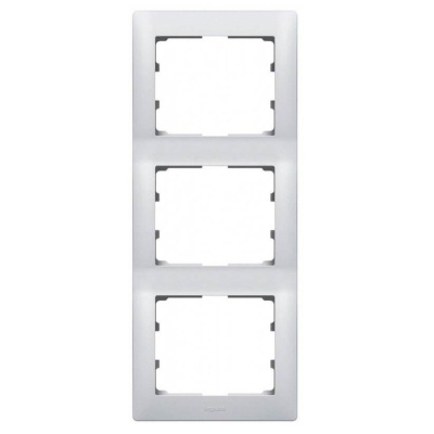 Рамка 3-постовая Legrand Galea Life алюминий 771307