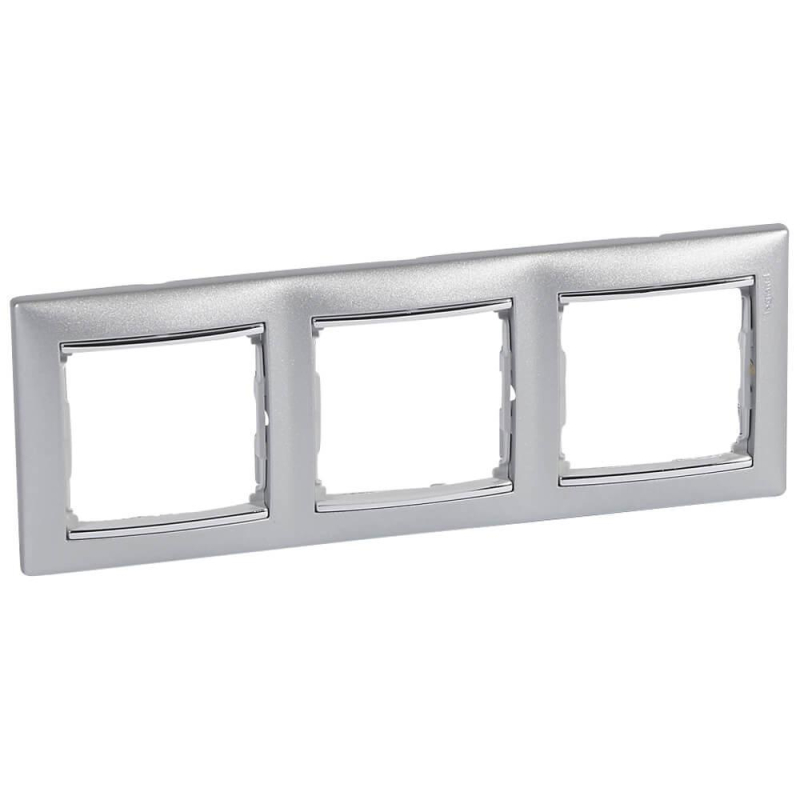 Рамка 3-постовая Legrand Valena алюминий/серебряный штрих 770353