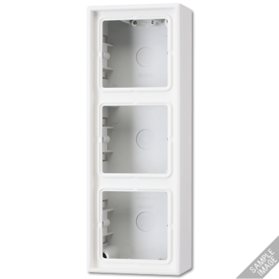 Рамка трехместная Jung LS583AW