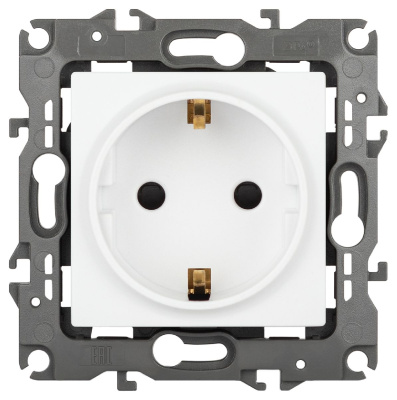 Розетка одноместная со шторками Эра 12-2102-01М Б0065661