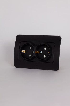 Розетка двухместная с/з с защитой от детей ELBI Jazz 508-014800-917