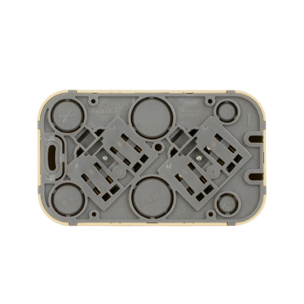 Розеточный блок двойной с/з Legrand Quteo 782293