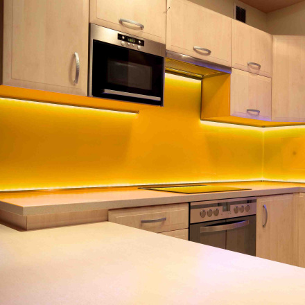 Светодиодная лента Apeyron 12В СТ 4,8Вт/м smd3528, 60д/м IP65 5м желтая 00-05