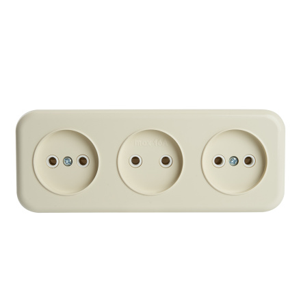 Розетка 3-местная б/з Stekker Брест 49055