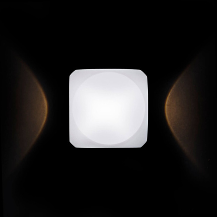 Уличный настенный светодиодный светильник Maytoni Bond Street O015WL-L4W