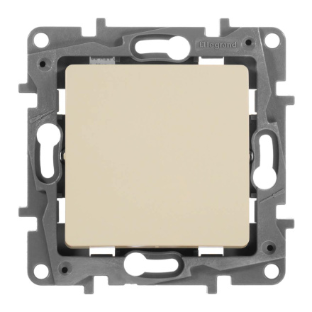 Переключатель одноклавишный промежуточный Legrand Etika 10A 250V белый 672209