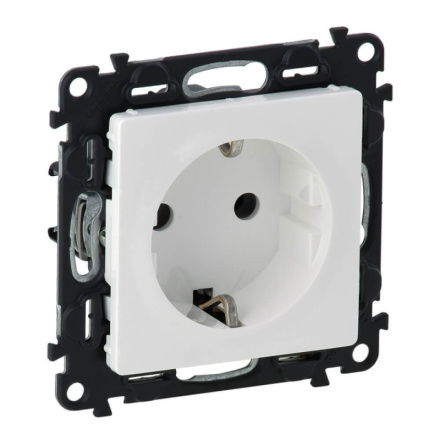 Розетка Legrand Valena Life 16A 250V с/з с защитными шторками винтовой зажим белая 753424