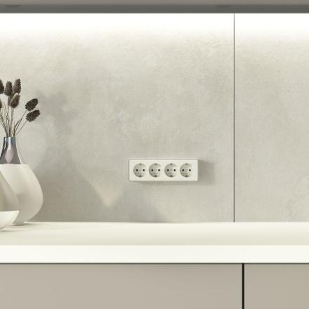 Розетка четверная с заземлением и шторками Werkel Gallant (слоновая кость) W5072204 4690389217999 a071253