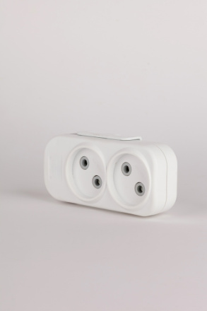 Колодка 2вх с защитными шторками ELBI Myra 527-010200-200