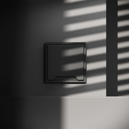 Розетка с защитными шторками и крышкой Voltum S70 VLS040308 (черный матовый)