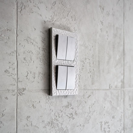 Выключатель двухклавишный Werkel cеребряный рифленый W1120009 4690389158933