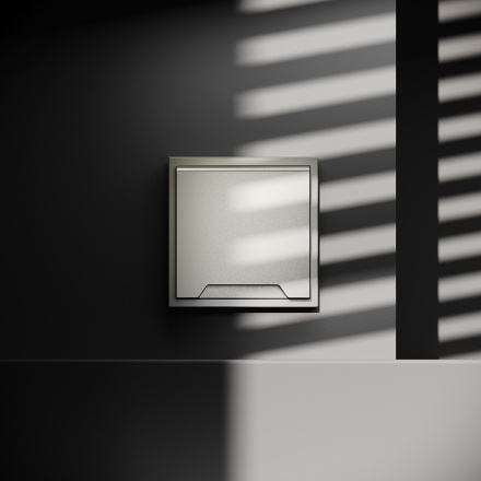 Розетка с защитными шторками и крышкой Voltum S70 VLS040304 (шелк)