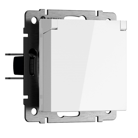 Розетка влагозащищенная с заземлением, с защитной крышкой и шторками Werkel белый W1171201 4690389213144 a069588