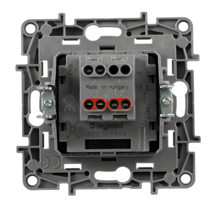 Переключатель одноклавишный промежуточный Legrand Celiane 10A 230V 067005