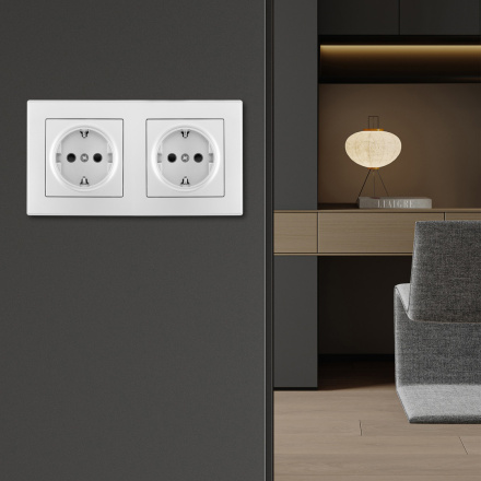 Розетка двойная (двухпостовая) с/з и шторками Arte Milano SET06-2-40-1x2 silver