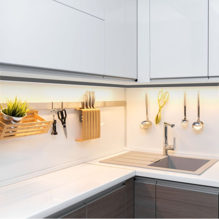 Профиль П-образный накладной Apeyron ширина ленты до 10мм 08-05-01Ч