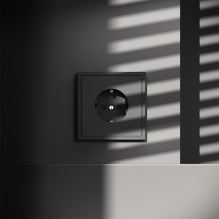 Розетка со шторками Voltum S70 VLS040207 (графит)