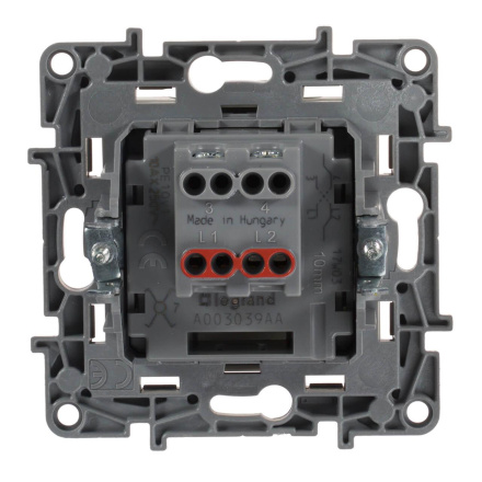 Переключатель одноклавишный промежуточный Legrand Etika 10A 250V белый 672209