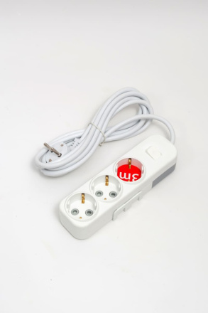 Удлинитель с/з 3вх с защитными шторками с включателем ELBI Myra 527-010203-312