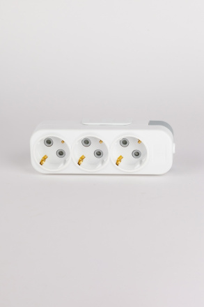 Колодка с/з 3вх с защитными шторками ELBI Myra 527-010200-301