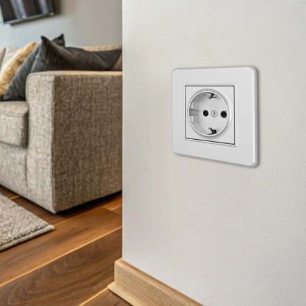 Комплект розетки с/з и шторками и рамкой Arte Milano SET16-1-40-1 silver