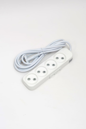 Удлинитель 4вх с защитными шторками ELBI Myra 527-010203-430