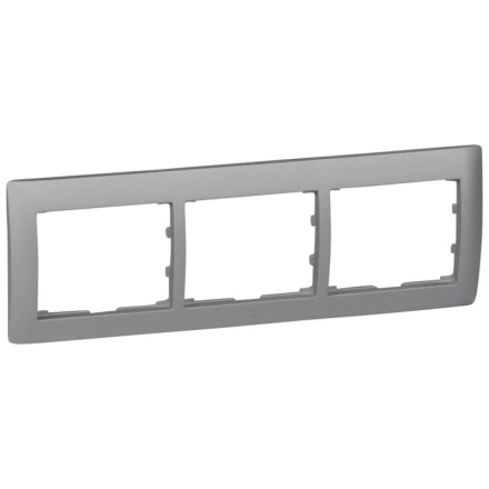 Рамка 3-постовая Legrand Galea Life алюминий 771303