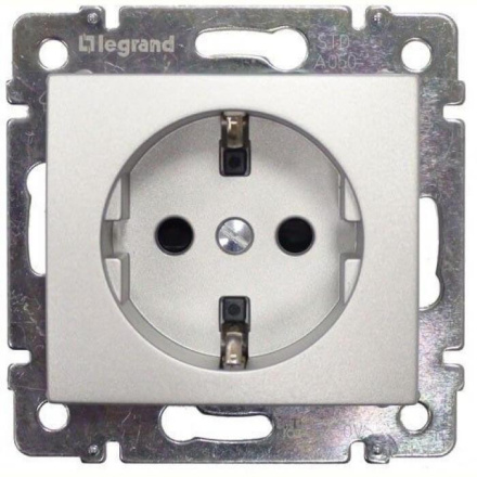 Розетка 2К+3 Legrand Valena 16A 250V с/з со шторками безвинтовой зажим алюминий 770211