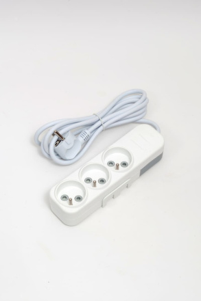 Удлинитель 3вх с защитными шторками UPS ELBI Myra 527-010202-314