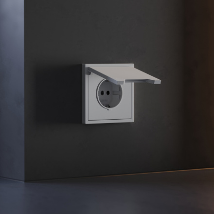 Накладка для розетки с заземлением, защитными шторками и крышкой Voltum S70 (серый) VLS000816