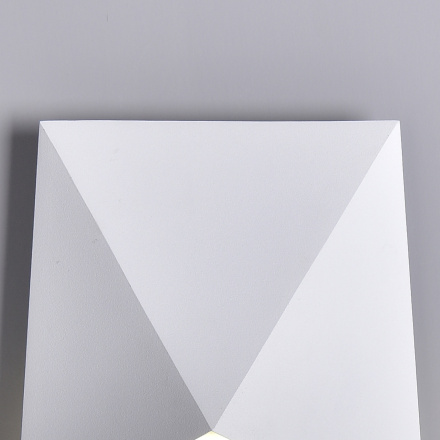 Уличный настенный светодиодный светильник Mantra Triax 6526