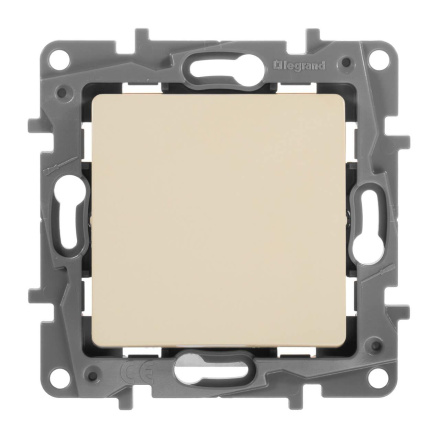 Выключатель кнопочный одноклавишный Legrand Etika 6A 250V белый 672214