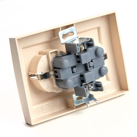 Розетка 2-местная Stekker PST16-9014-02 с защитной шторкой 39240