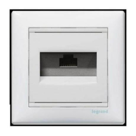 Розетка компьютерная RJ45 Legrand Valena 5e кат UTP с захватами алюминий 770230