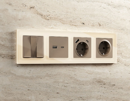 Рамка четырехместная Ambrella Volt Platos AF330304